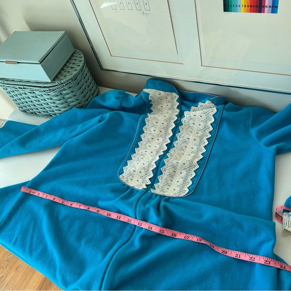 Vintage 60s/70s Blue Terry Cloth House Dress Loungewear Robe w/ White Lace Trim - Picture 10 of 13